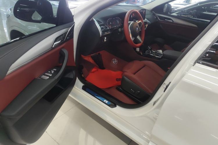 Used BMW X4 2022 xDrive 25i M Sport Package Driver Seat