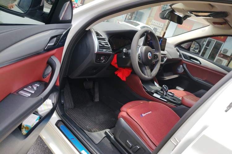 Used BMW X4 2022 xDrive 25i M Sport Package Driver Seat