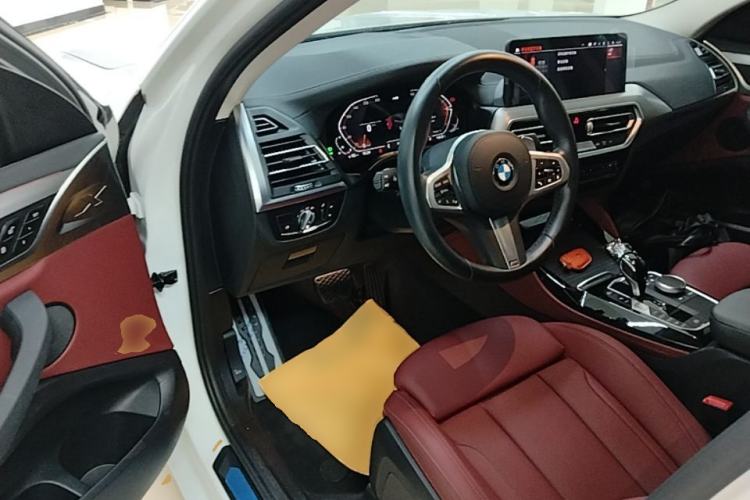 Used BMW X4 2022 xDrive 25i M Sport Package Driver Seat