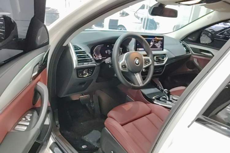 Used BMW X4 2022 xDrive 25i M Sport Package Driver Seat