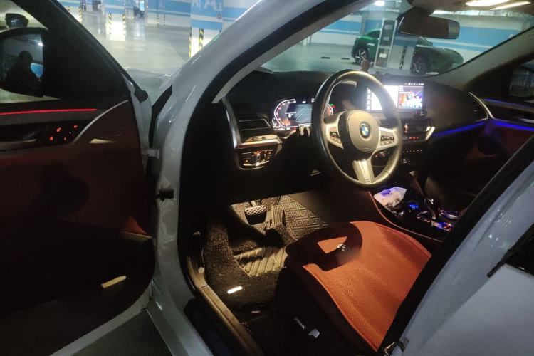 Used BMW X4 2022 xDrive 25i M Sport Package Driver Seat