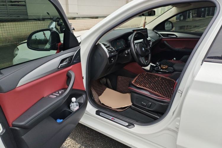 Used BMW X4 2022 xDrive 25i M Sport Package Driver Seat