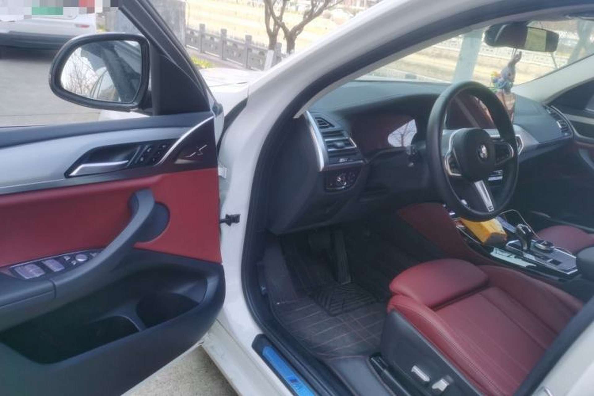 Used BMW X4 2022 xDrive 25i M Sport Package Driver Seat