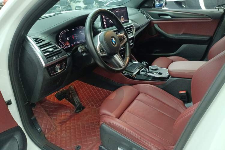 Used BMW X4 2022 xDrive 30i M Sport Night Edition package Driver Seat