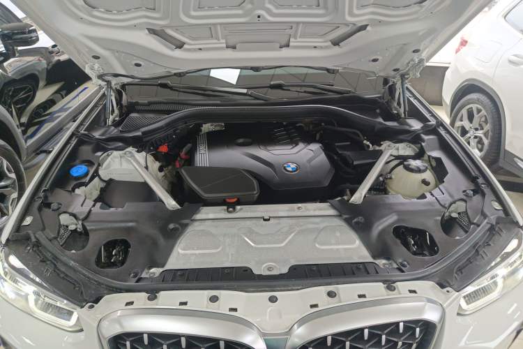 Used BMW X4 2022 xDrive 25i M Sport Package Engine Bay