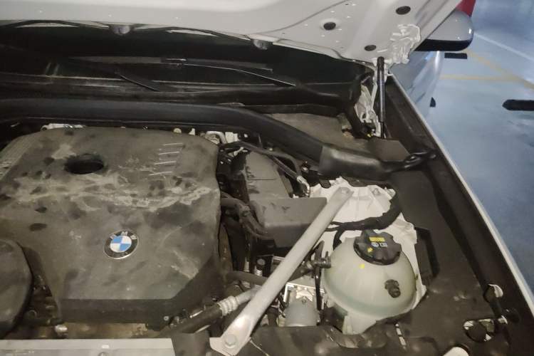Used BMW X4 2022 xDrive 25i M Sport Package Engine Bay Left