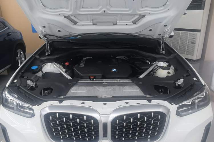 Used BMW X4 2022 xDrive 25i M Sport Package Engine Bay