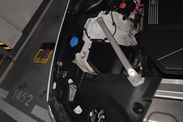 Used BMW X4 2022 xDrive 25i M Sport Package Engine Bay Right