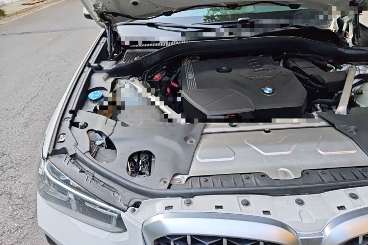 Used BMW X4 2022 xDrive 25i M Sport Package Engine Bay Right
