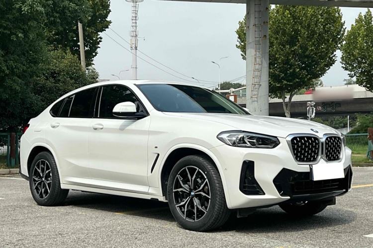 Used BMW X4 2022 xDrive 25i M Sport Package Exterior 2