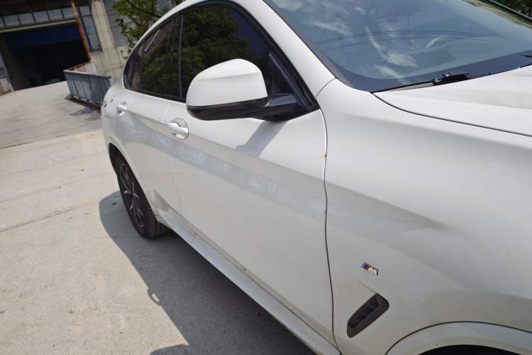 Used BMW X4 2022 xDrive 25i M Sport Package Exterior 2
