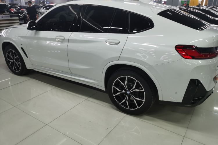 Used BMW X4 2022 xDrive 25i M Sport Package Exterior 3