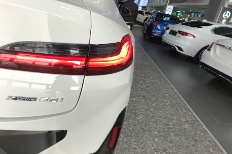 Used BMW X4 2022 xDrive 25i M Sport Package Exterior 3