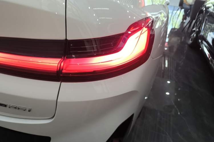 Used BMW X4 2022 xDrive 25i M Sport Package Exterior 3
