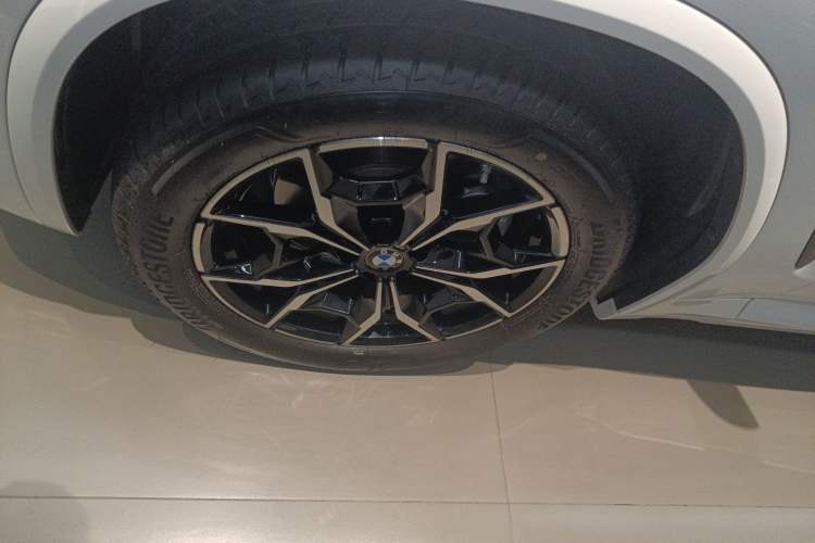 Used BMW X4 2022 xDrive 25i M Sport Package Exterior 4