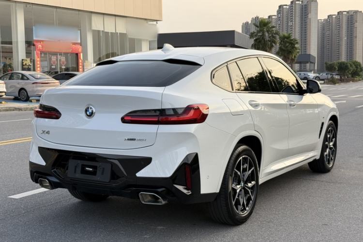 Used BMW X4 2022 xDrive 25i M Sport Package Exterior 4