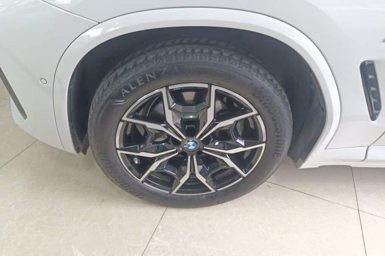 Used BMW X4 2022 xDrive 25i M Sport Package Exterior 4