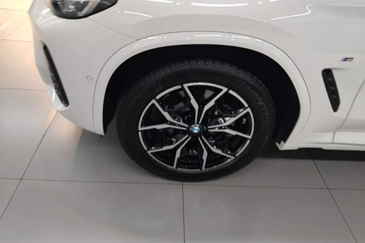 Used BMW X4 2022 xDrive 25i M Sport Package Exterior 4