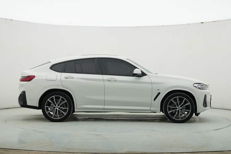 Used BMW X4 2022 xDrive 30i M Sport Package Exterior 4