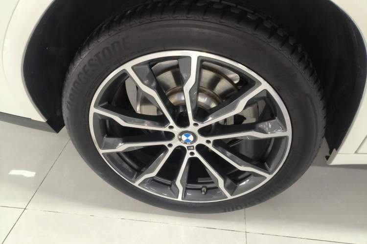 Used BMW X4 2022 xDrive 30i M Sport Package Exterior 5
