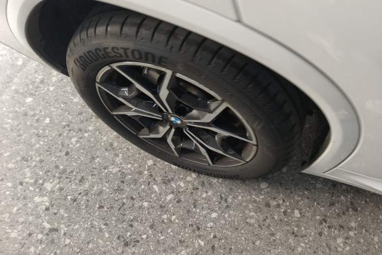 Used BMW X4 2022 xDrive 25i M Sport Package Exterior 5