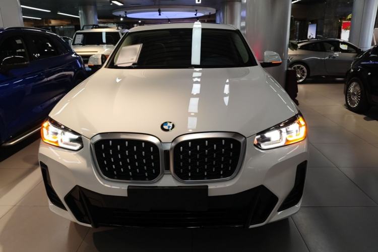 Used BMW X4 2022 xDrive 25i M Sport Package Front