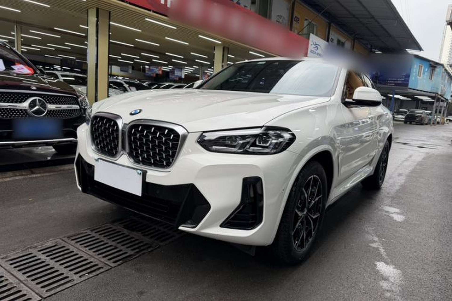 Used BMW X4 2022 xDrive 25i M Sport Package Front Left 45 Deg