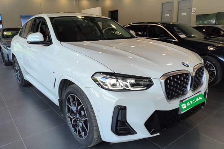 Used BMW X4 2022 xDrive 25i M Sport Package Front Right 45 Deg