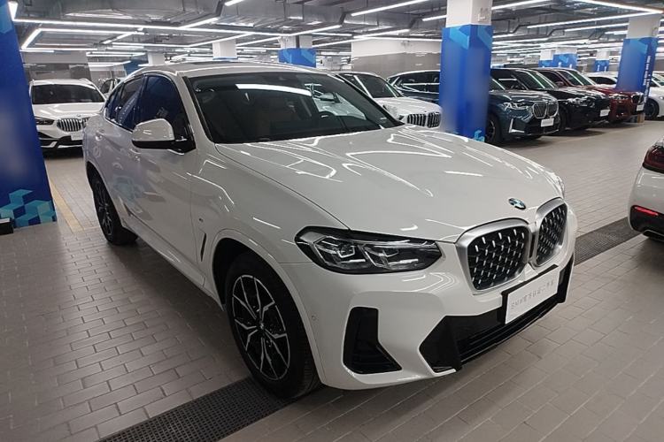 Used BMW X4 2022 xDrive 25i M Sport Package Front Right 45 Deg