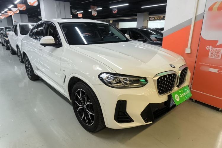 Used BMW X4 2022 xDrive 25i M Sport Package Front Right 45 Deg