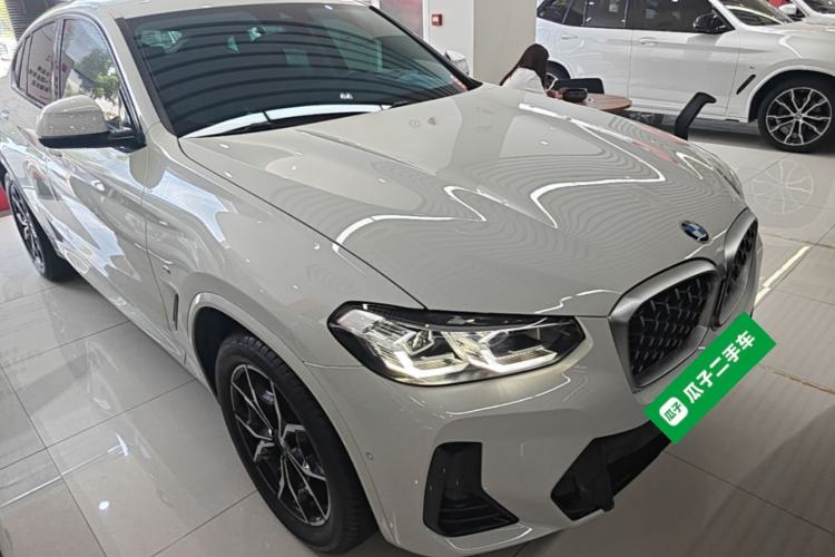 Used BMW X4 2022 xDrive 25i M Sport Package Front Right 45 Deg
