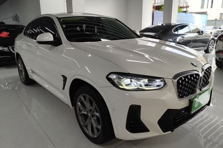 Used BMW X4 2022 xDrive 25i M Sport Package Front Right 45 Deg