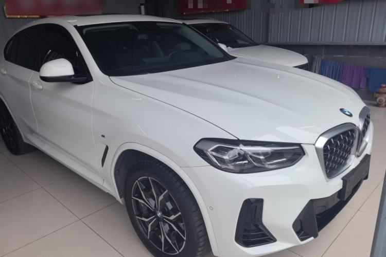 Used BMW X4 2022 xDrive 25i M Sport Package Front Right 45 Deg