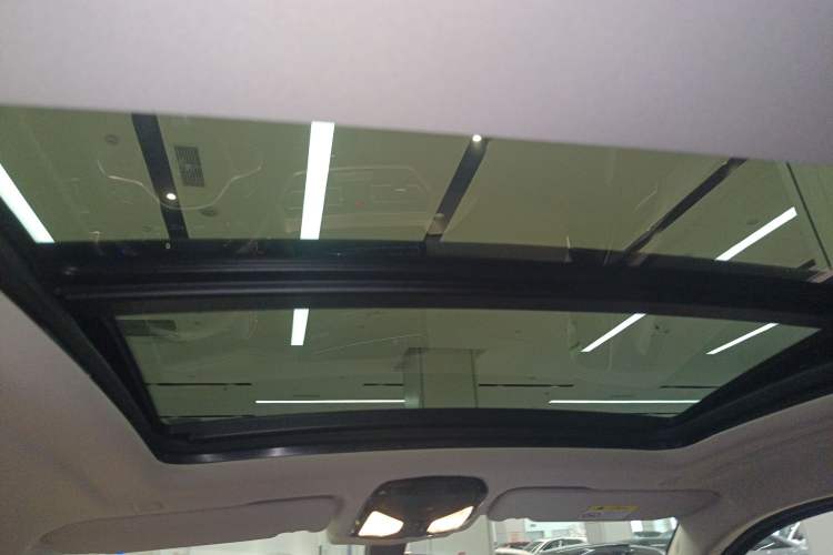 Used BMW X4 2022 xDrive 25i M Sport Package Headliner
