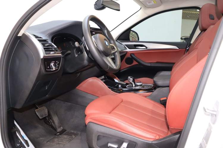 Used BMW X4 2022 xDrive 25i M Sport Package Interior 1