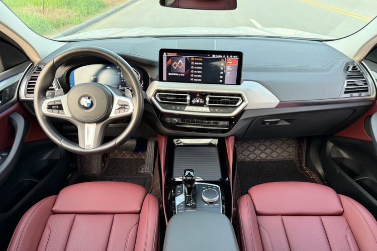 Used BMW X4 2022 xDrive 25i M Sport Package Interior 1