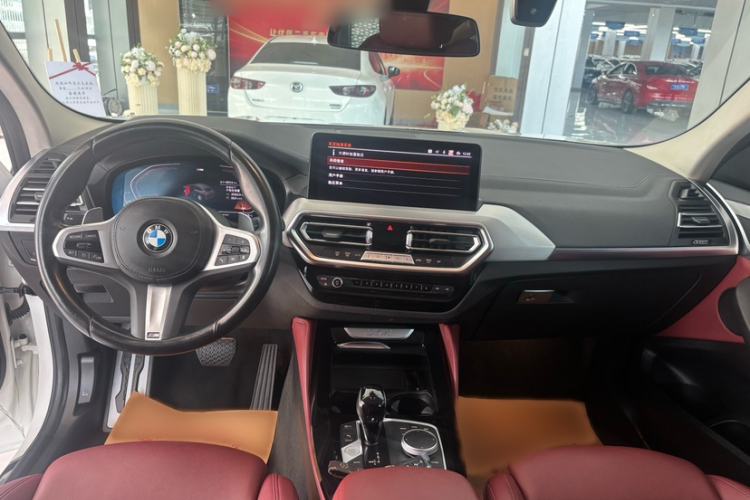 Used BMW X4 2022 xDrive 25i M Sport Package Interior 1