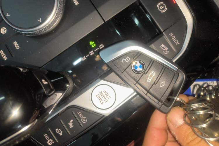 Used BMW X4 2022 xDrive 30i M Sport Package Interior 1