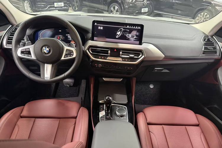 Used BMW X4 2022 xDrive 25i M Sport Package Interior 1