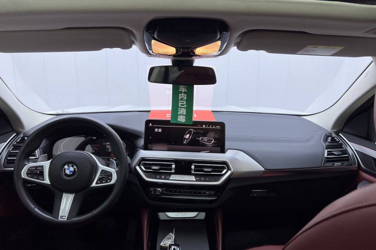 Used BMW X4 2022 xDrive 25i M Sport Package Interior 1
