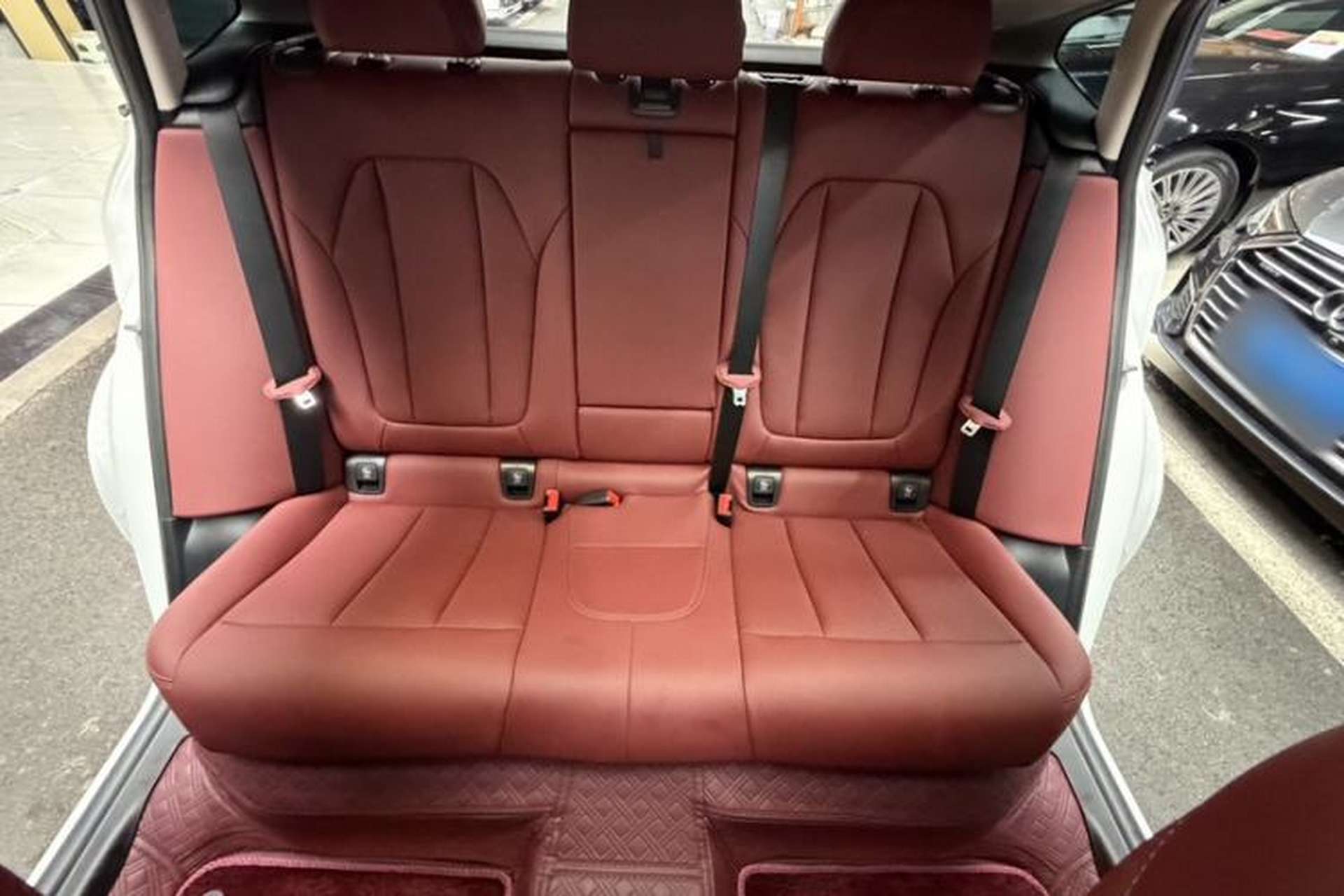 Used BMW X4 2022 xDrive 25i M Sport Package Interior 10