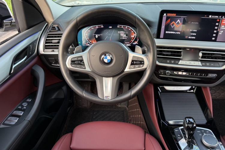 Used BMW X4 2022 xDrive 25i M Sport Package Interior 2
