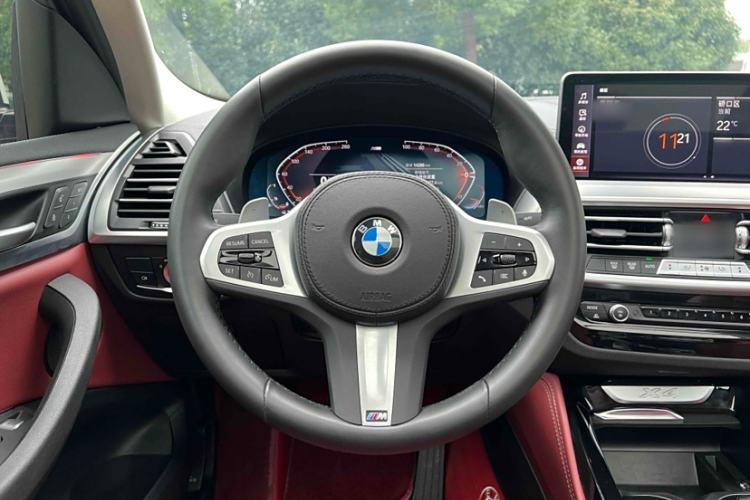 Used BMW X4 2022 xDrive 25i M Sport Package Interior 2