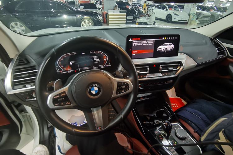 Used BMW X4 2022 xDrive 25i M Sport Package Interior 2
