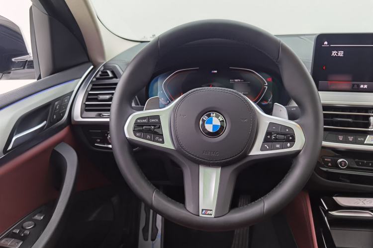 Used BMW X4 2022 xDrive 30i M Sport Package Interior 2