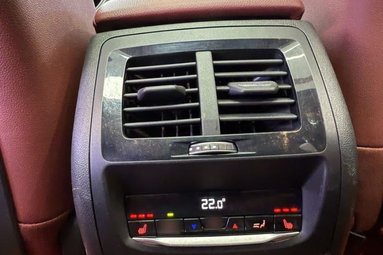 Used BMW X4 2022 xDrive 25i M Sport Package Interior 2