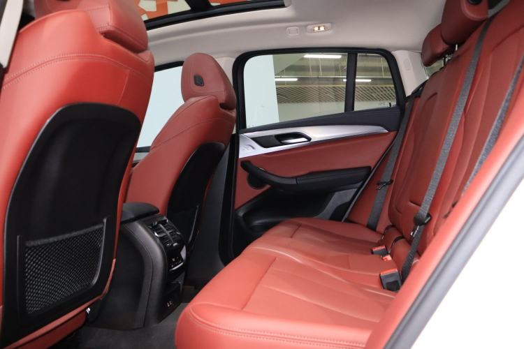 Used BMW X4 2022 xDrive 25i M Sport Package Interior 3