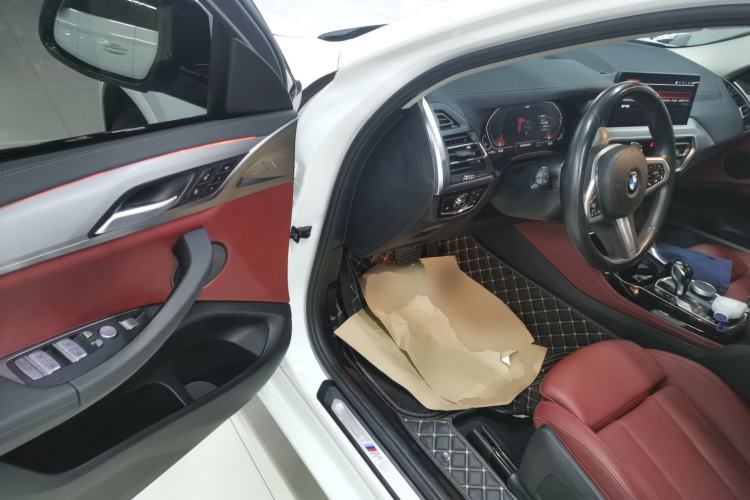Used BMW X4 2022 xDrive 25i M Sport Package Interior 3