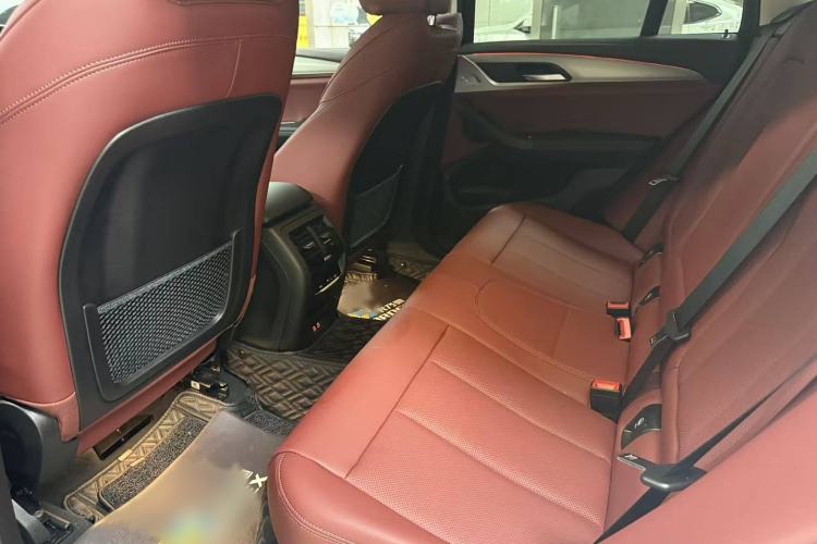 Used BMW X4 2022 xDrive 25i M Sport Package Interior 3
