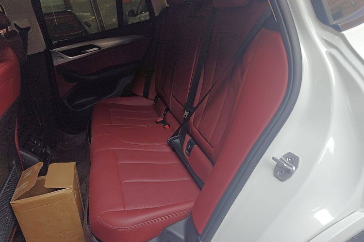 Used BMW X4 2022 xDrive 30i M Sport Package Interior 4